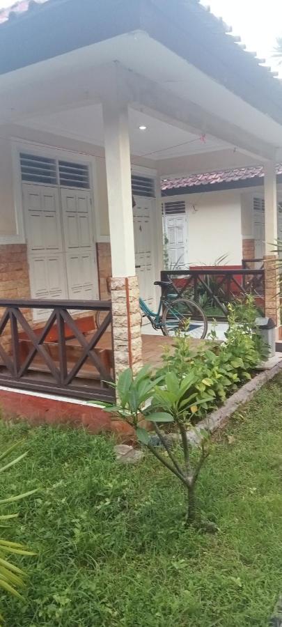 Funny Homestay 2 Гили Траванган Экстерьер фото